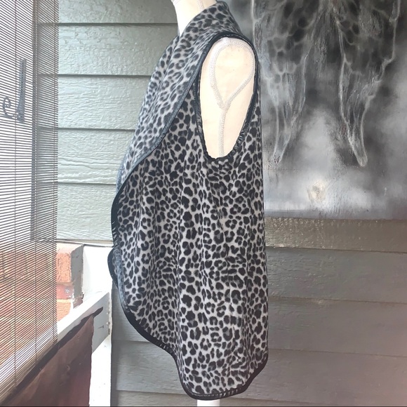 🍾Host Pick🍾Simply Southern Lady’s Cardigan! Sml - Picture 3 of 8